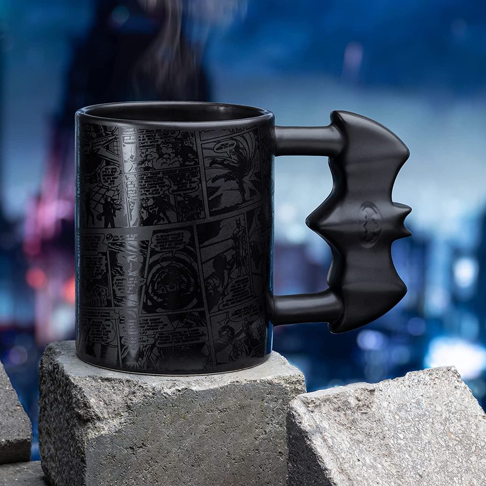 Šolja Paladone Batman - 3D - Batarang Mug 
