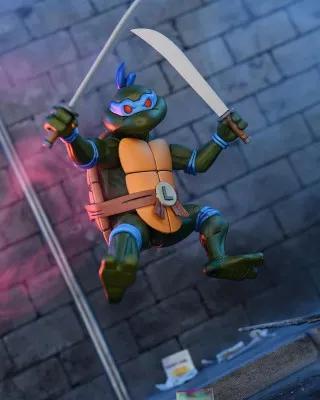 Action Figure Teenage Mutant Ninja - Ultimate Leonardo Leads VHS Style 