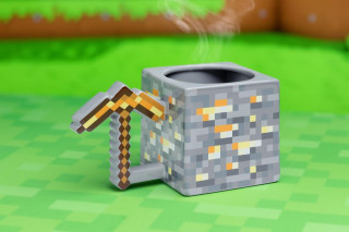 Šolja Paladone Minecraft - Pickaxe Mug 
