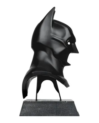 Statue DC Direct - Batman Cowl - Batman Begins 