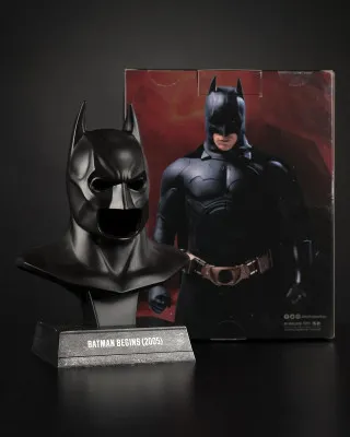 Statue DC Direct - Batman Cowl - Batman Begins 