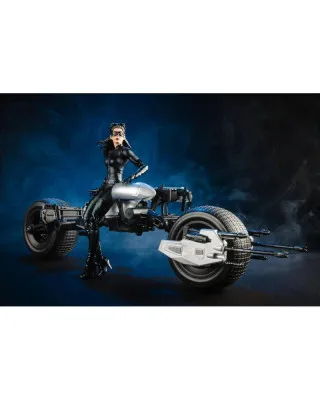 Statue DC Multiverse - The Batman The Dark Knight - Batpod With Catwoman (Gold Lable) 