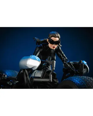 Statue DC Multiverse - The Batman The Dark Knight - Batpod With Catwoman (Gold Lable) 