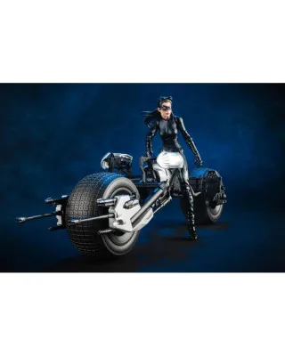 Statue DC Multiverse - The Batman The Dark Knight - Batpod With Catwoman (Gold Lable) 