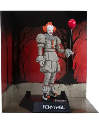 Action Figure IT: Welcome To Derry- Movie Maniacs PVC - Pennywise - Gold Label