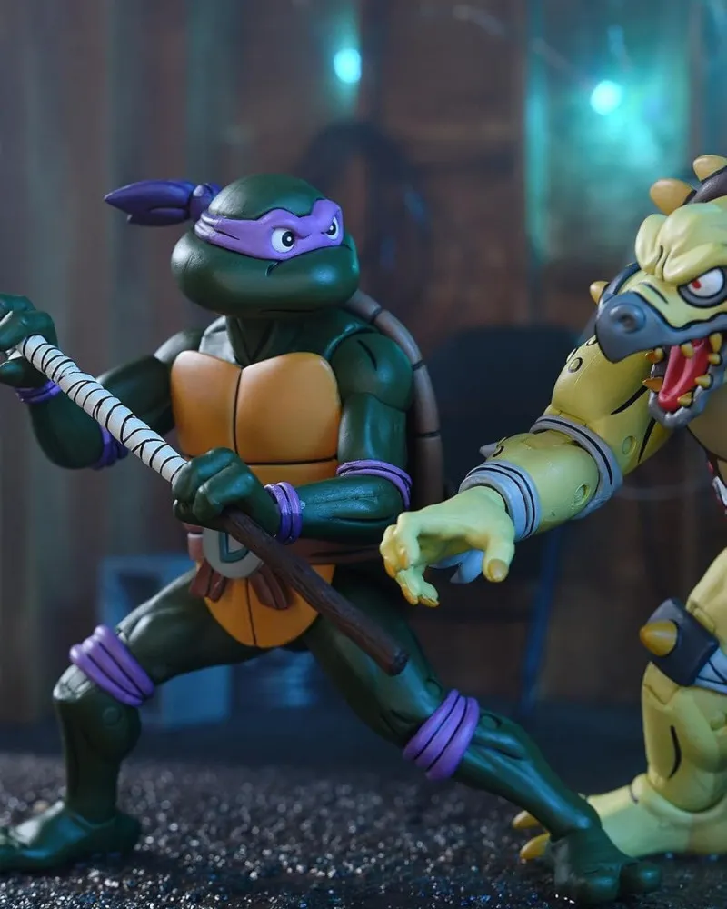 Action Figure Teenage Mutant Ninja - Ultimate Donatello Does Machines VHS Style 