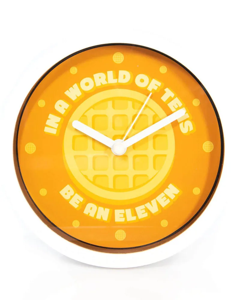 Sat Stranger Things - In a World of Tens Be An Eleven - Desk Clock 