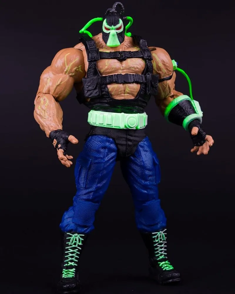 Mega Action Figure DC Multiverse - Bane (Glow In The Dark)  Gold Label 