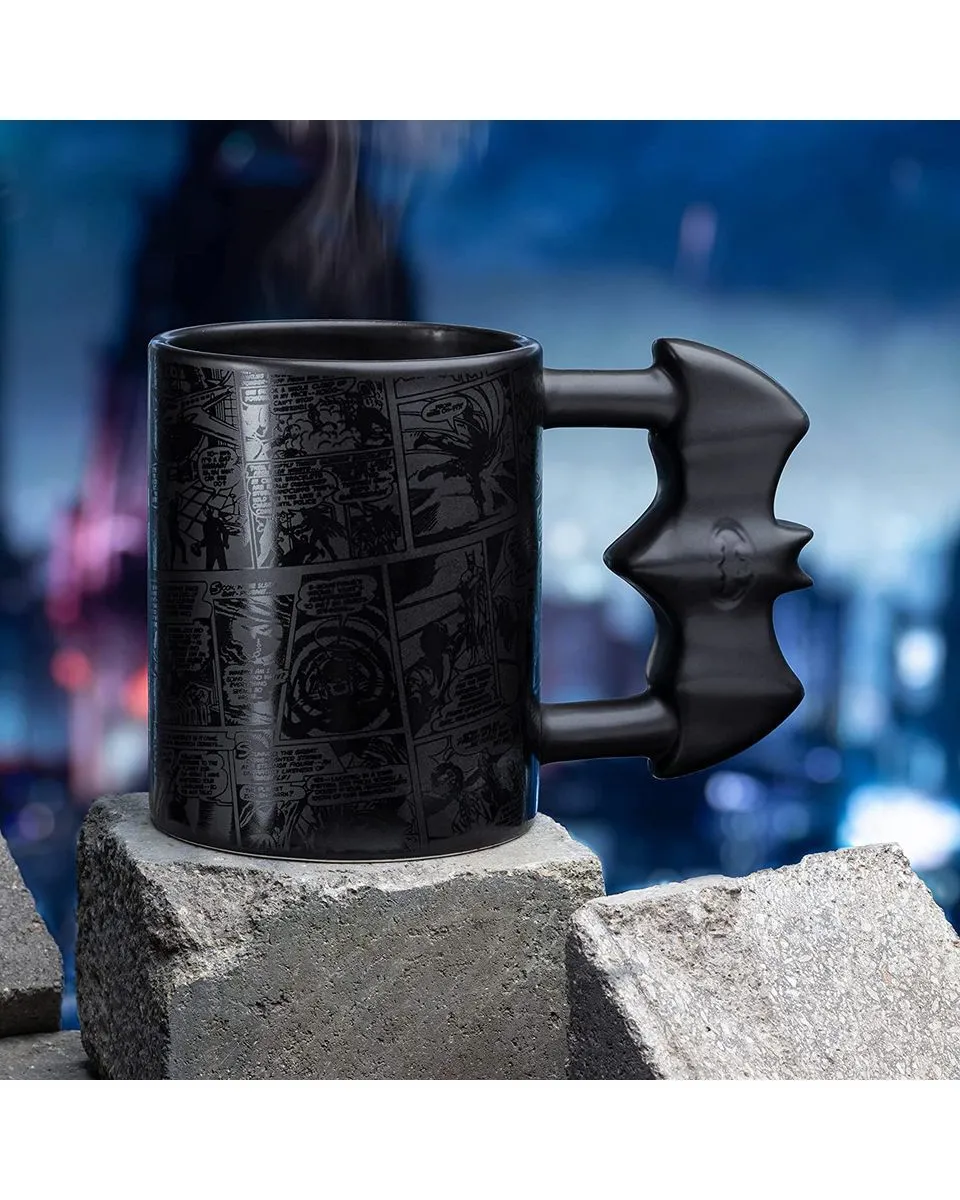 Šolja Paladone Batman - 3D - Batarang Mug 