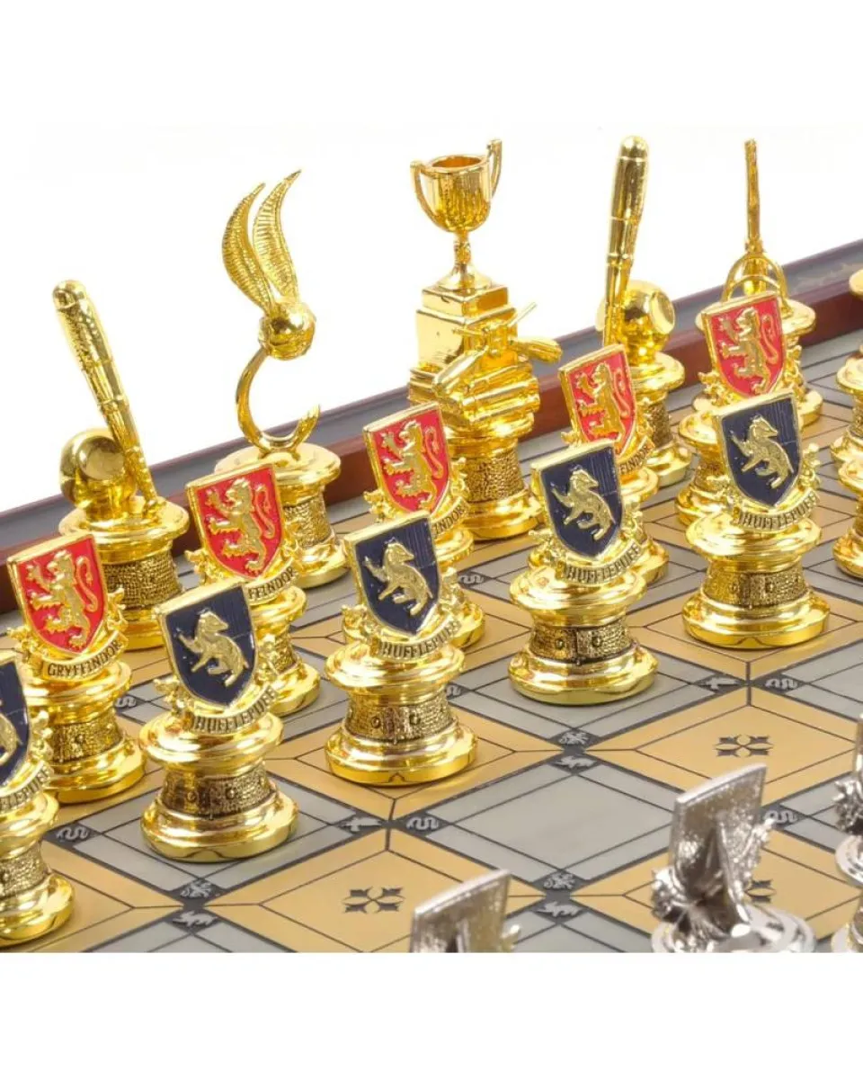 Šah Harry Potter - Quidditch Chess Set (Gold And Silver) 