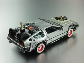 Model Car Back to the Future III Diecast 1/24 - ´81 DeLorean LK Coupe 