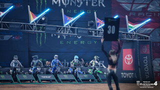 XBOX ONE Monster Energy Supercross - The Official Videogame 4 